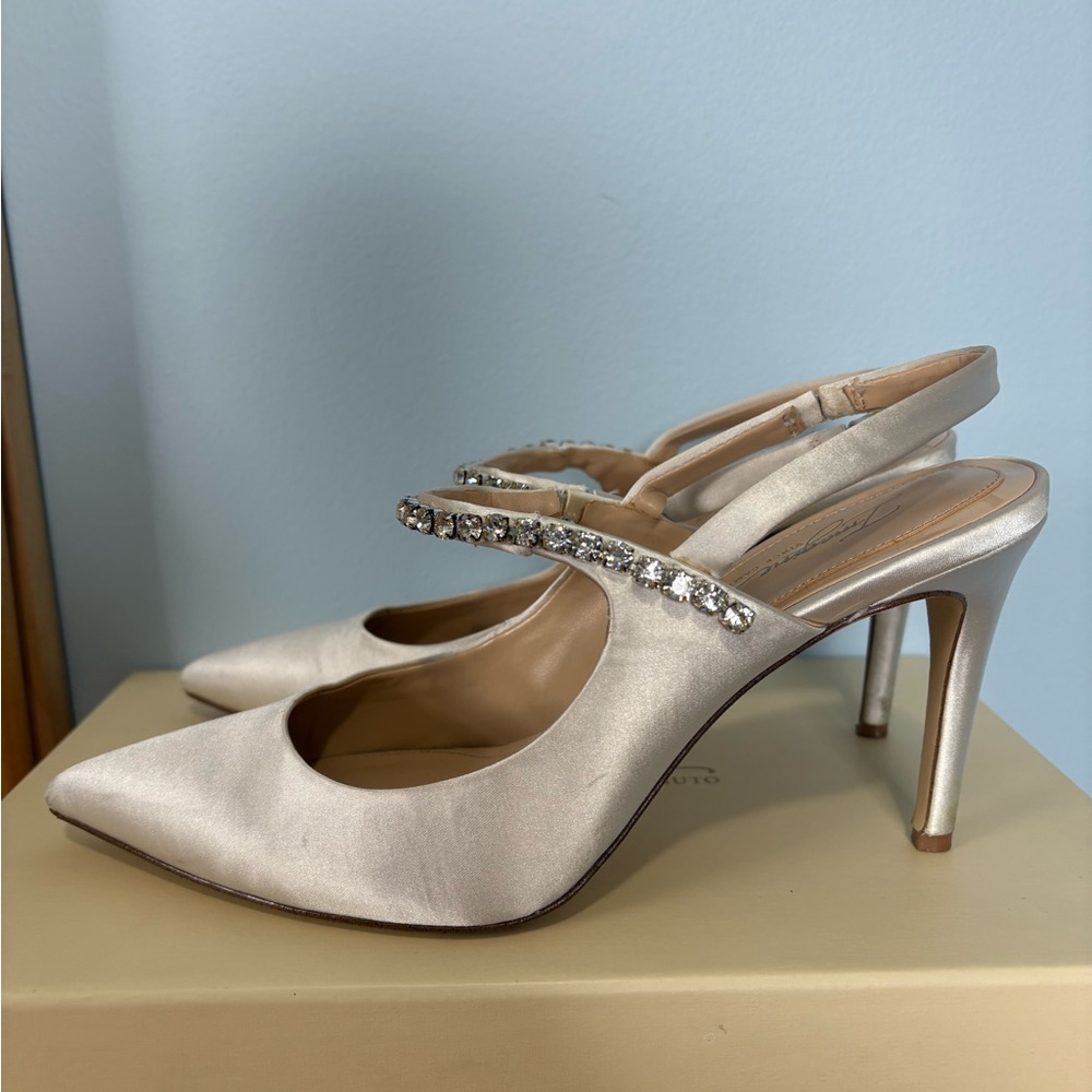 Vince Camuto Women's Ivory Slingback Heels - Picture 6 of 12